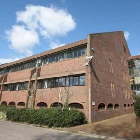 Toothbrush Apartments - Ipswich Central East ภายนอก รูปภาพ