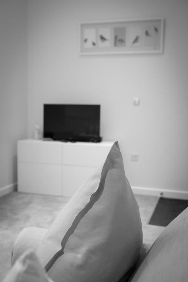 Toothbrush Apartments - Ipswich Central East ภายนอก รูปภาพ