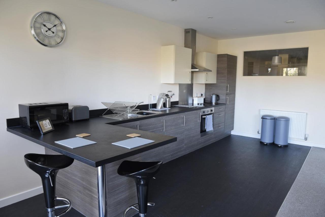 Toothbrush Apartments - Ipswich Central East ภายนอก รูปภาพ