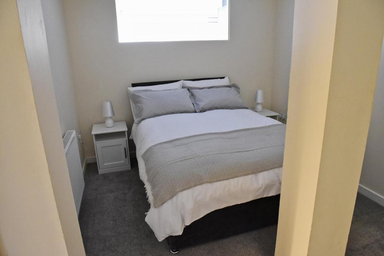 Toothbrush Apartments - Ipswich Central East ภายนอก รูปภาพ