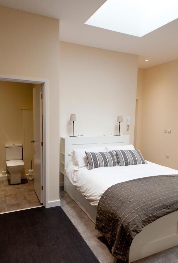 Toothbrush Apartments - Ipswich Central East ภายนอก รูปภาพ